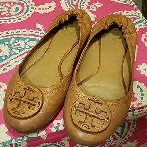 Tory Burch -tan Revas size 7